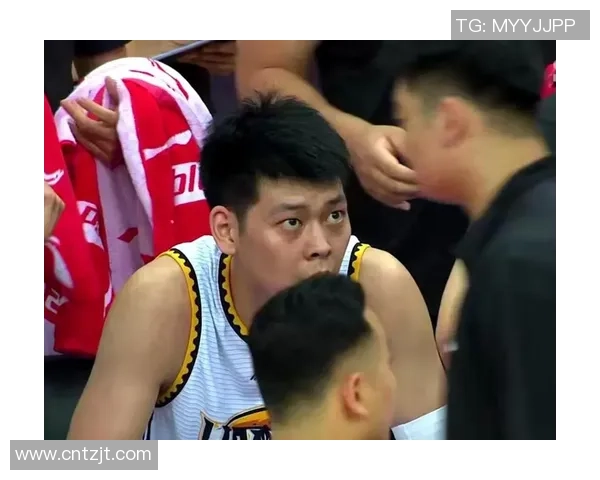 朱荣振的艺术之路与人生哲学探讨：从创作到灵感的深度解析